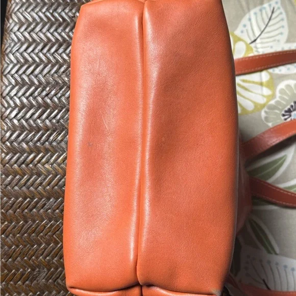 Portland Leather Classic Tote Backpack in Satsuma - Picture 4 of 6